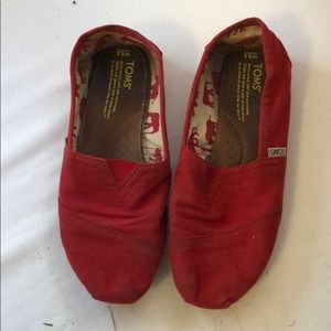 Toms